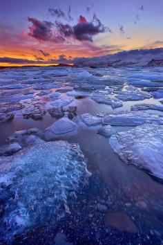 Sunset in Glacier lagoon, Jökulsárlon, Iceland