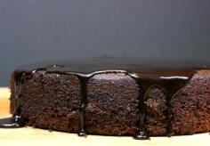 Six Minute Chocolate Cake with Chocolate-Balsamic Glaze from NoblePig.com #vegan