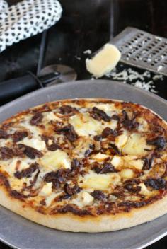 Short Rib, Brie and Ricotta Pizza with Caramelized Onions | The Hopeless Housewife