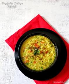 Vegetable Daliya Khichdi   Healthy lentil,vegetable and broken wheat porridge  #porridge,#Indian,#lentil,#healthy,#breakfast