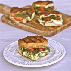 Grilled Chicken Pesto Sliders - The Hopeless Housewife®