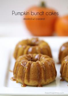 Pumpkin bundt cakes with caramel sauce -these easy and delicious pumpkin bundt cakes makes a great fall dessert!