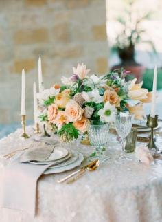 
                        
                            Sparkles and gold: www.stylemepretty... | Photography: Carmen Santorelli - carmensantorellis...
                        
                    