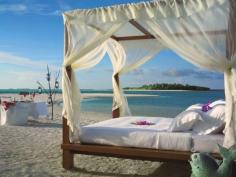 
                    
                        Luxury Kanuhura Hotel, Maldives , Luxury beach resort
                    
                