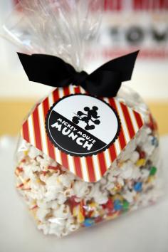 
                    
                        eighteen25: [DISNEY WEEK] Mickey Mouse Munch - free printable tag - white chocolate popcorn
                    
                