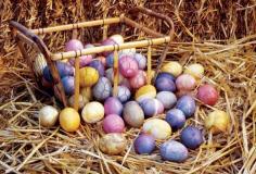 
                    
                        Color Easter eggs with dyes made from beets, onion skins, and blueberries for lovely, subtle decoration. Originally published as
                    
                