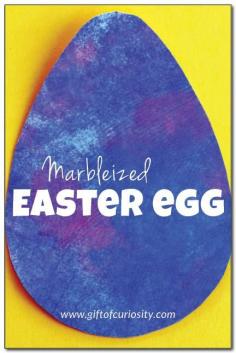 
                    
                        Marbleized Easter egg. This would make a great Easter craft to do with the kids! So beautiful! || Gift of Curiosity
                    
                