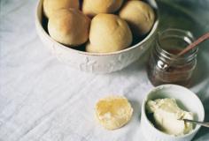 
                    
                        oakmoss: White Bread Rolls
                    
                