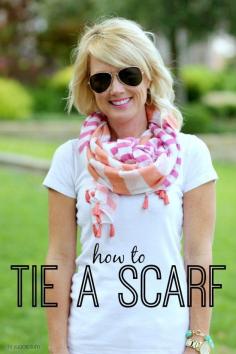 
                    
                        Hi Sugarplum | How to tie a scarf effortlessly and so it looks like an infinity scarf.
                    
                
