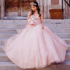 Encantadores apliques de encaje cariño perlas rosas Vestidos largos de quinceañera | NewinLook