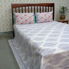 Buy premium quality Kantha quilt queen size online at Roopantaran. Explore patchwork kantha, Sanganer kantha, bagru kantha, and screen-printed kantha quilt with us."
