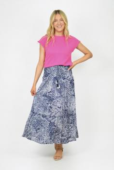 Discover the perfect fit for your curves with our plus-size long maxi skirts at Cotton Dayz. Explore stylish options including maxi skirts and long skirts for plus-size ladies.