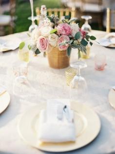 Backyard garden wedding in Northern California: www.stylemepretty... | Photography: www.lauragordonph...