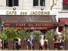 CAFÉ des JACOBINS~ Very famous café in the heart of the shopping district of Lyon.