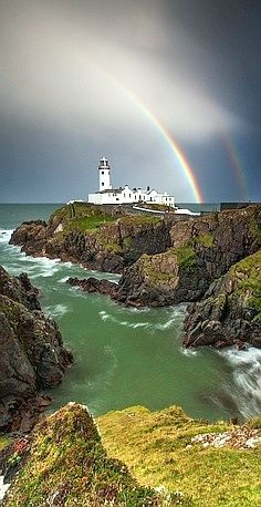 Fanad Head Lighthouse, County Donegal, Ireland (by Stephen Emerson)