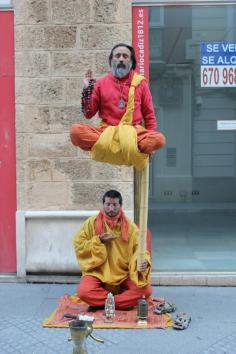 You know the city's gearing up for Carnaval when these guys come out. Discovered by huellas at Cadiz, #Spain