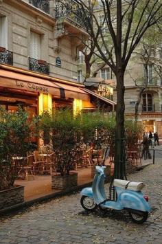Vespa café hopping in Paris | La Beℓℓe ℳystère