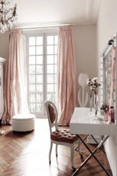 Place de Vosges Parisian Apartment     ᘡղbᘠ