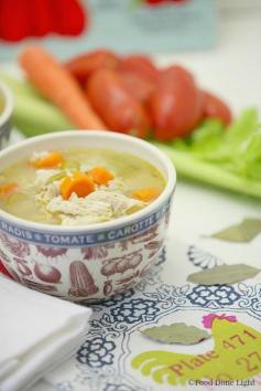 Chicken Vegetalbe Soup with Rice www.fooddonelight...