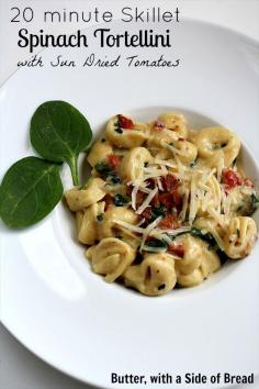20-minute Skillet Spinach Tortellini with Sun-Dried Tomatoes. SO GOOD and SO FAST! #recipe #pasta
