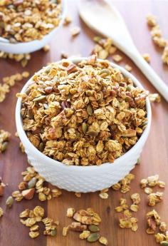 Pumpkin Pie Granola | Recipe Runner | My new favorite granola with all the flavors of pumpkin pie!