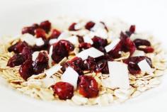 Clean Eating Snack Idea – Oats, Dried Cranberries and Coconut Chips | Clean Eating Recipes - Clean Eating Diet Plan Made Easy