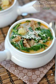 Creamy copycat recipe of Olive Garden's Zuppa Toscana Soup! #copycat