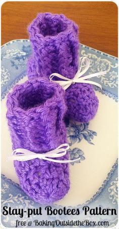 #BakingOutsidetheBox | Free n Easy newborn crocheted baby bootees pattern. bakingoutsidetheb...