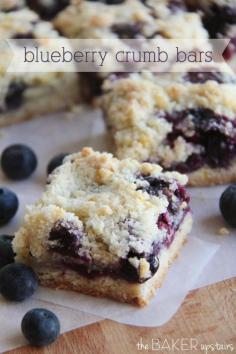 Blueberry crumb bars from The Baker Upstairs. These delicious bars are full of juicy blueberries and super easy to make! www.thebakerupsta...