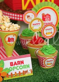 
                        
                            Farm animals birthday party treats!  See more party planning ideas at CatchMyParty.com!
                        
                    