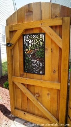 
                        
                            How a Girl Built a Gate - DIY garden gate - #DIY #Gardengate #patio
                        
                    