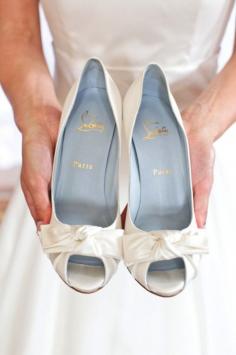 
                        
                            Snap a shot of your wedding shoes.
                        
                    