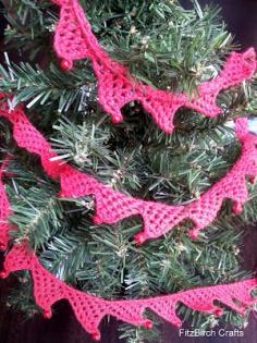 
                    
                        Sawtooth Knitted Christmas Tree Garland - it's a free pattern from Fitzbirch Crafts
                    
                