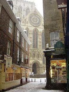 fabulousplaces:  York Minster - Snowy Street by jimoftheday on Flickr.