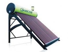 Low-pressure solar water heater with feeding tank