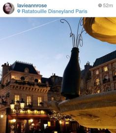 
                    
                        Disneyland Paris on Christmas Day @La Vie Ann Rose.
                    
                