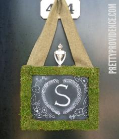 
                    
                        Easy DIY mossed chalkboard door sign! Love that you can customize it for different seasons, ppl coming over, etc!
                    
                