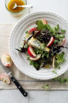 
                    
                        Autumn salad with blue cheese, apples and maple vinigarette
                    
                