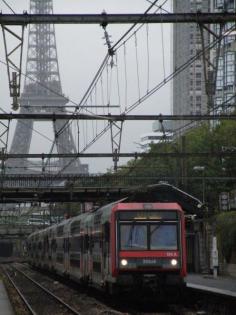 
                    
                        Waiting for the train in Paris
                    
                