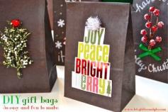 
                    
                        Easy DIY Gift Tags & Gift Bags! #DIY #giftbag #Christmas #pompom #Christmastree #chalk #holiday #gift #bag www.letsglitteran...
                    
                