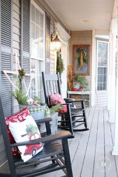 
                    
                        Vintage Front Porch Christmas Decorating
                    
                