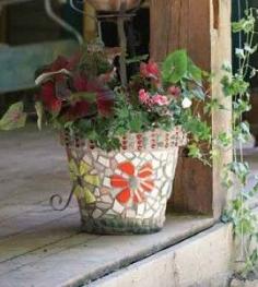 
                    
                        DIY Mosaic Flowerpot
                    
                