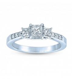 
                    
                        Dream Egagement ring. I like the symbolic of the 3 diamonds; Two families merging into 1 bigger family.
                    
                