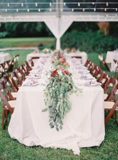 
                    
                        Garland runner: www.stylemepretty... | Photography: Great Romance - thegreatromanceph...
                    
                