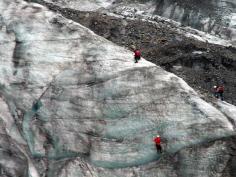 
                    
                        Fox Glacier - Ice climbers making their way down a cliff face  #newzealand #southisland #queenstown #southernalps #ice #snow #adventure #iceclimbing #hiking #fun #experience #travel #traveltherenext #foxgalcier
                    
                