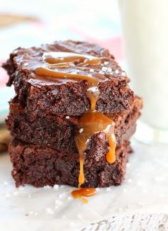 
                    
                        The Best Salted Caramel Brownie Recipe, complete with step-by-step photo instructions. A recipe for easy homemade caramel is included, or use store-bought caramel sauce.
                    
                