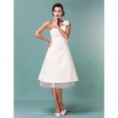 
                    
                        Sheath/Column Scoop Knee-Length Charmeuse Wedding Dress
                    
                