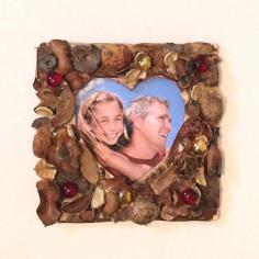 
                    
                        Potpourri Valentine Frame. You'll find instructions for this and many more Valentine crafts on FreeKidsCrafts.com
                    
                