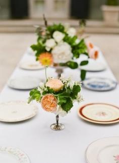 
                    
                        Simple and gorgeous table: www.stylemepretty... | Photography: mbphoto - mandyphoto.net/
                    
                