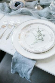 
                    
                        Gray decor: www.stylemepretty... | Photography: D'arcy Benincosa - www.benincosawedd...
                    
                